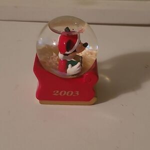2003 Disney MI I Snow Globe